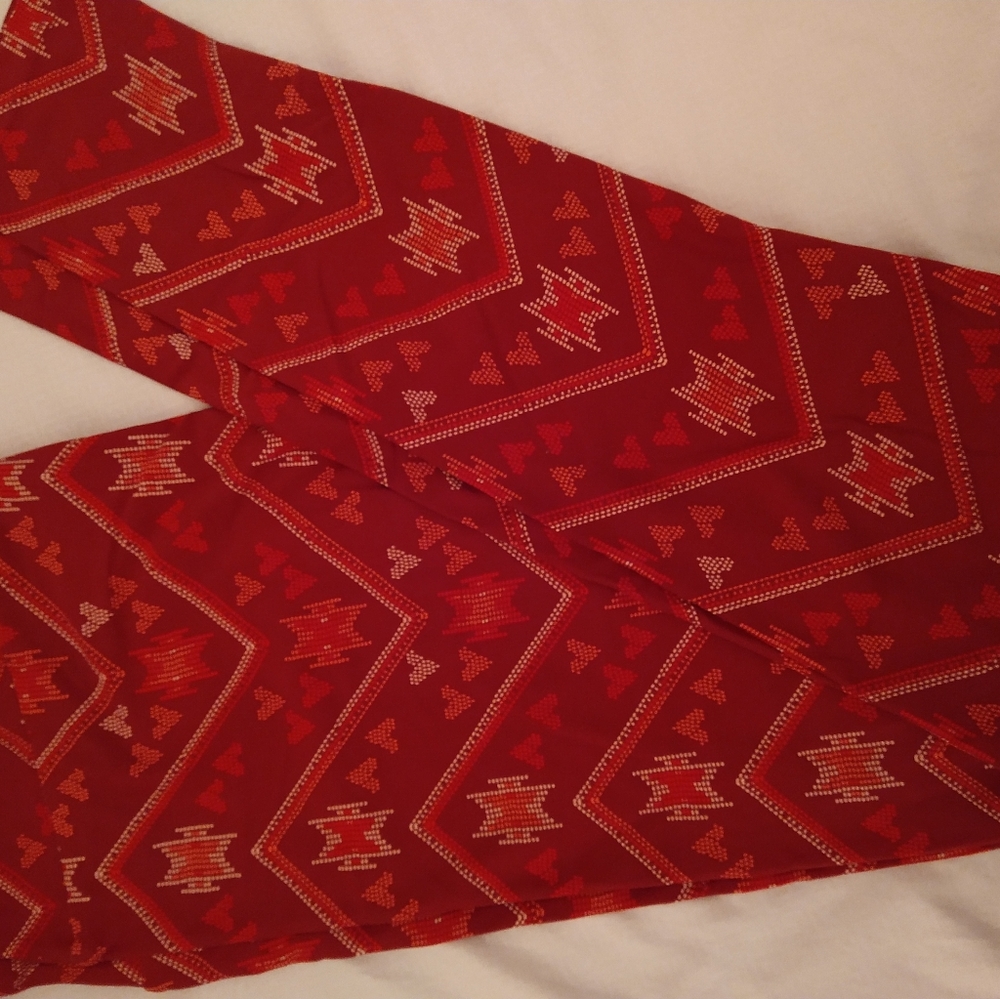 Lularoe TC Aztec Valentine's leggings